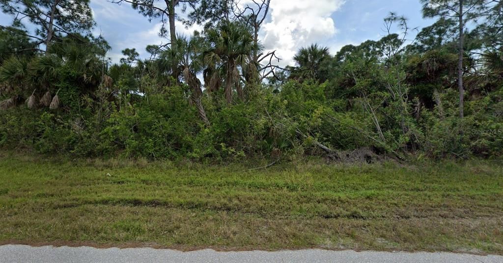 На продажу: $15,000 (0.28 acres)
