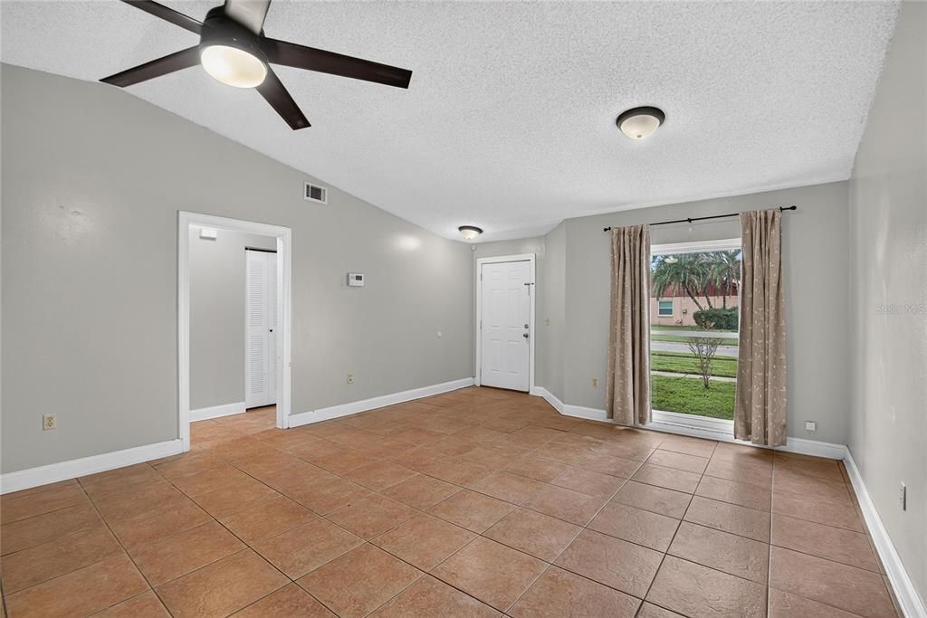 For Rent: $1,995 (3 beds, 2 baths, 1413 Square Feet)