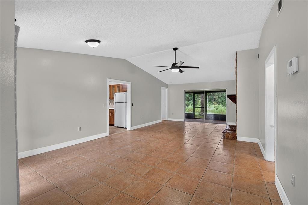 For Rent: $1,995 (3 beds, 2 baths, 1413 Square Feet)