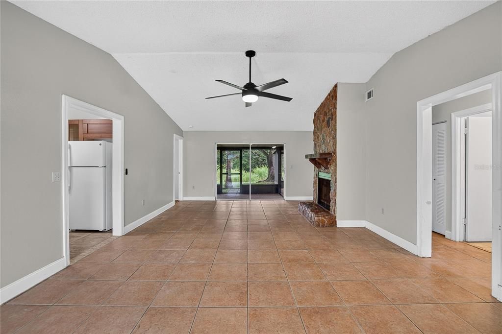 For Rent: $1,995 (3 beds, 2 baths, 1413 Square Feet)