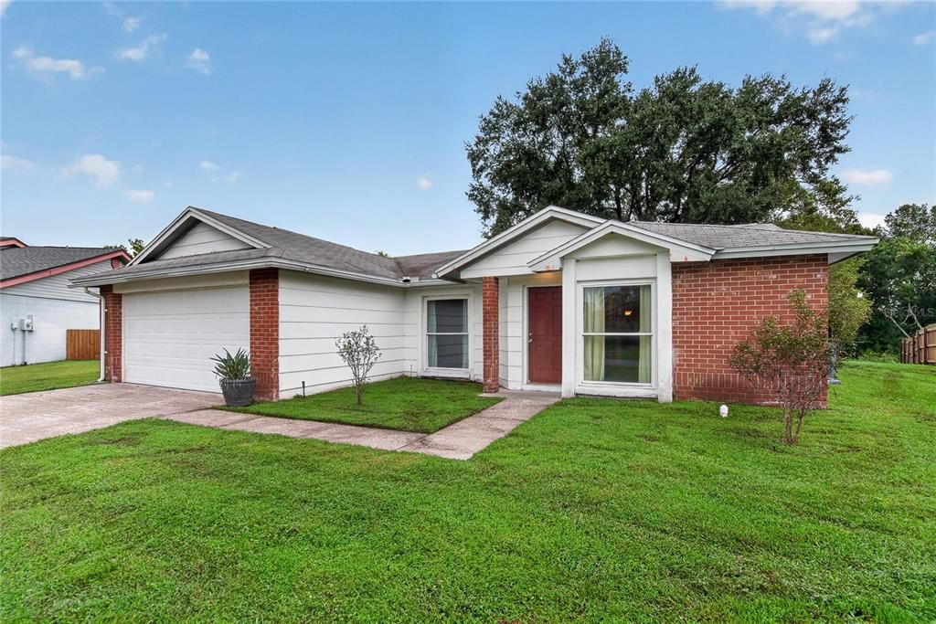 For Rent: $1,995 (3 beds, 2 baths, 1413 Square Feet)