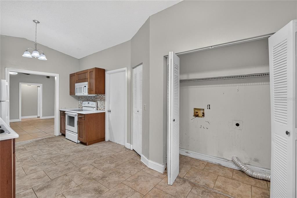 For Rent: $1,995 (3 beds, 2 baths, 1413 Square Feet)