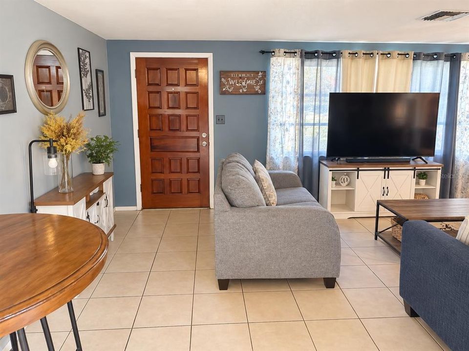 En Venta: $285,000 (3 camas, 2 baños, 1466 Pies cuadrados)