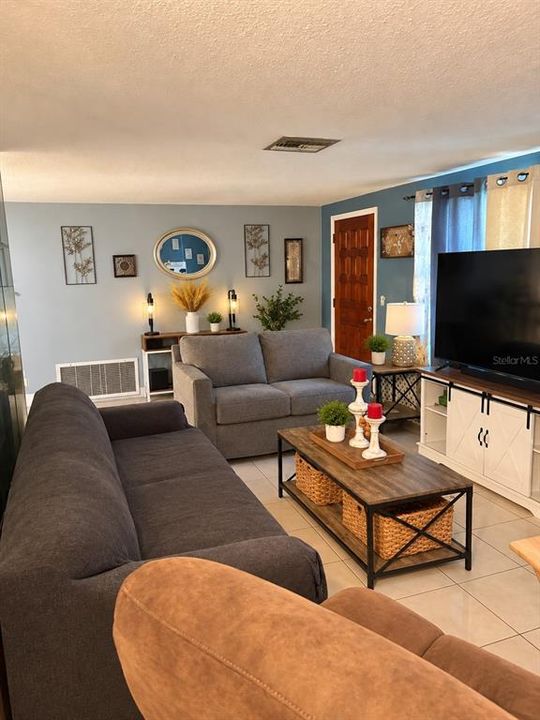 En Venta: $285,000 (3 camas, 2 baños, 1466 Pies cuadrados)