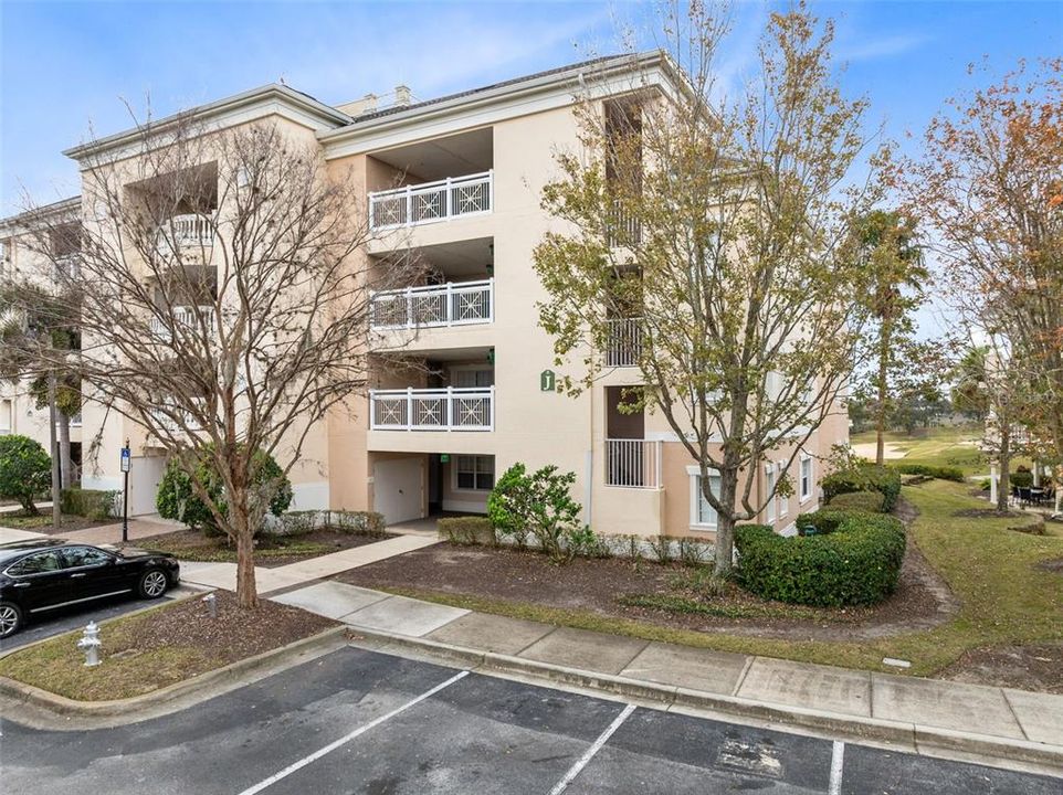 Activo con contrato: $395,000 (3 camas, 3 baños, 1686 Pies cuadrados)