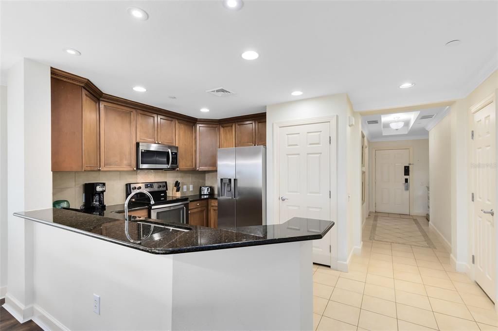 Activo con contrato: $395,000 (3 camas, 3 baños, 1686 Pies cuadrados)