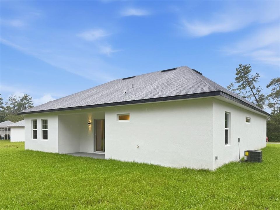 En Venta: $347,900 (4 camas, 3 baños, 2100 Pies cuadrados)