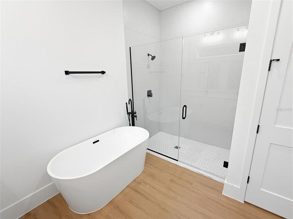 En Venta: $347,900 (4 camas, 3 baños, 2100 Pies cuadrados)