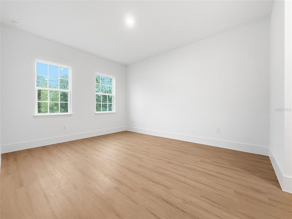 En Venta: $347,900 (4 camas, 3 baños, 2100 Pies cuadrados)