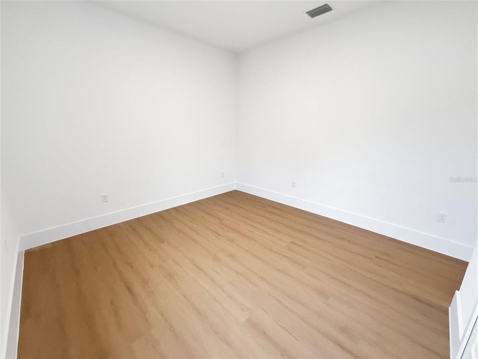 En Venta: $347,900 (4 camas, 3 baños, 2100 Pies cuadrados)