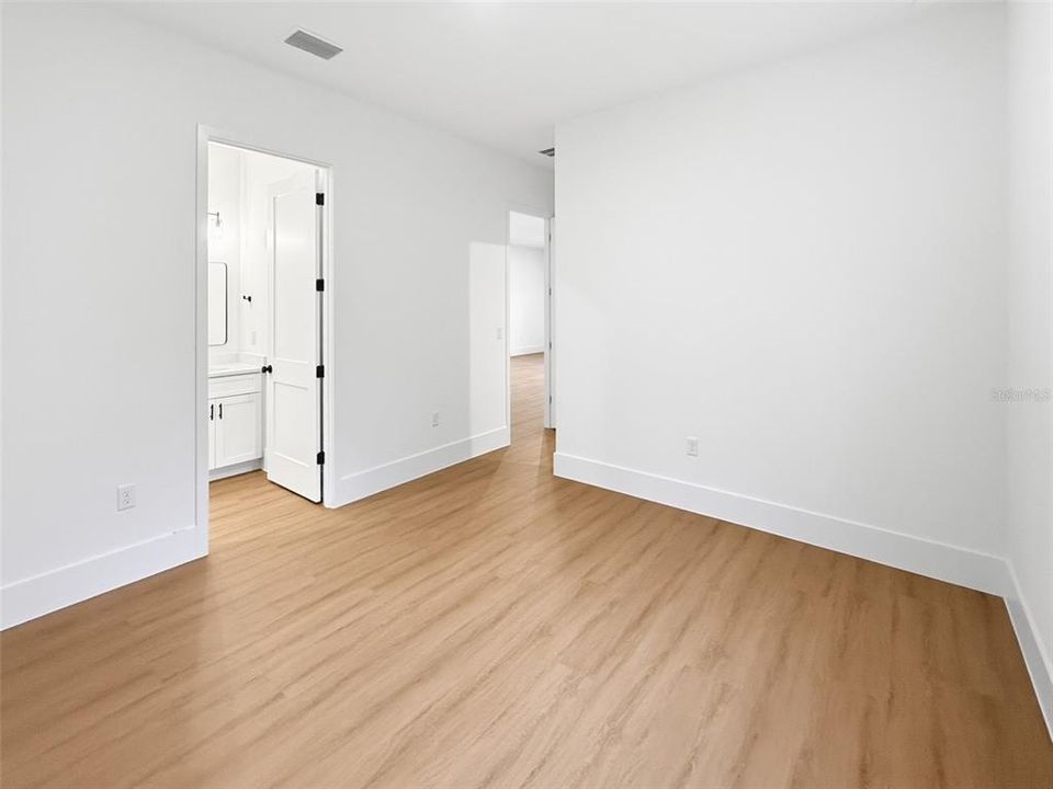En Venta: $347,900 (4 camas, 3 baños, 2100 Pies cuadrados)