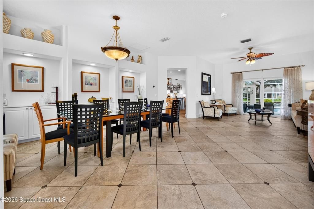 En Venta: $699,999 (5 camas, 4 baños, 2930 Pies cuadrados)