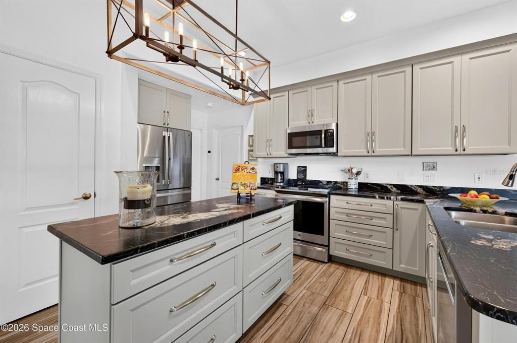 En Venta: $699,999 (5 camas, 4 baños, 2930 Pies cuadrados)