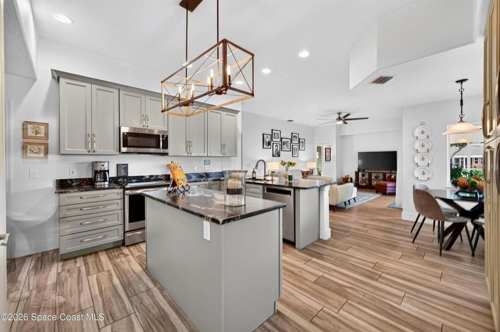 En Venta: $699,999 (5 camas, 4 baños, 2930 Pies cuadrados)