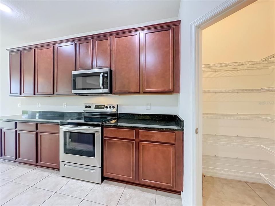 En Venta: $730,000 (6 camas, 4 baños, 4204 Pies cuadrados)
