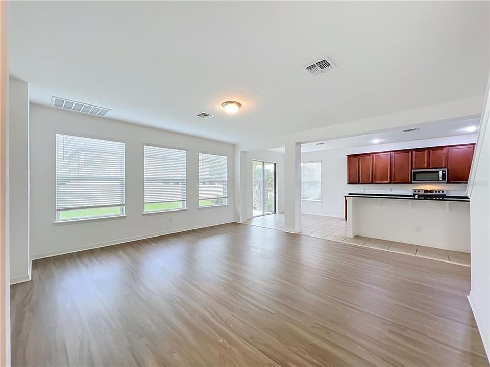 En Venta: $730,000 (6 camas, 4 baños, 4204 Pies cuadrados)