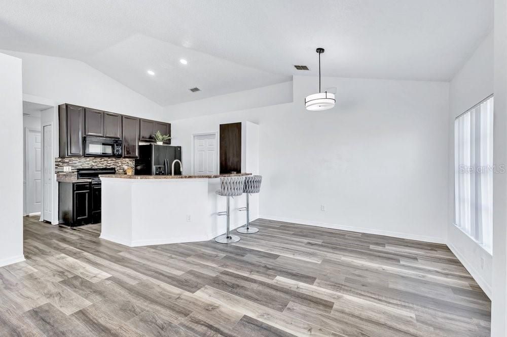 En Venta: $334,999 (3 camas, 2 baños, 1119 Pies cuadrados)