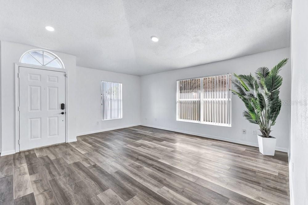 En Venta: $334,999 (3 camas, 2 baños, 1119 Pies cuadrados)