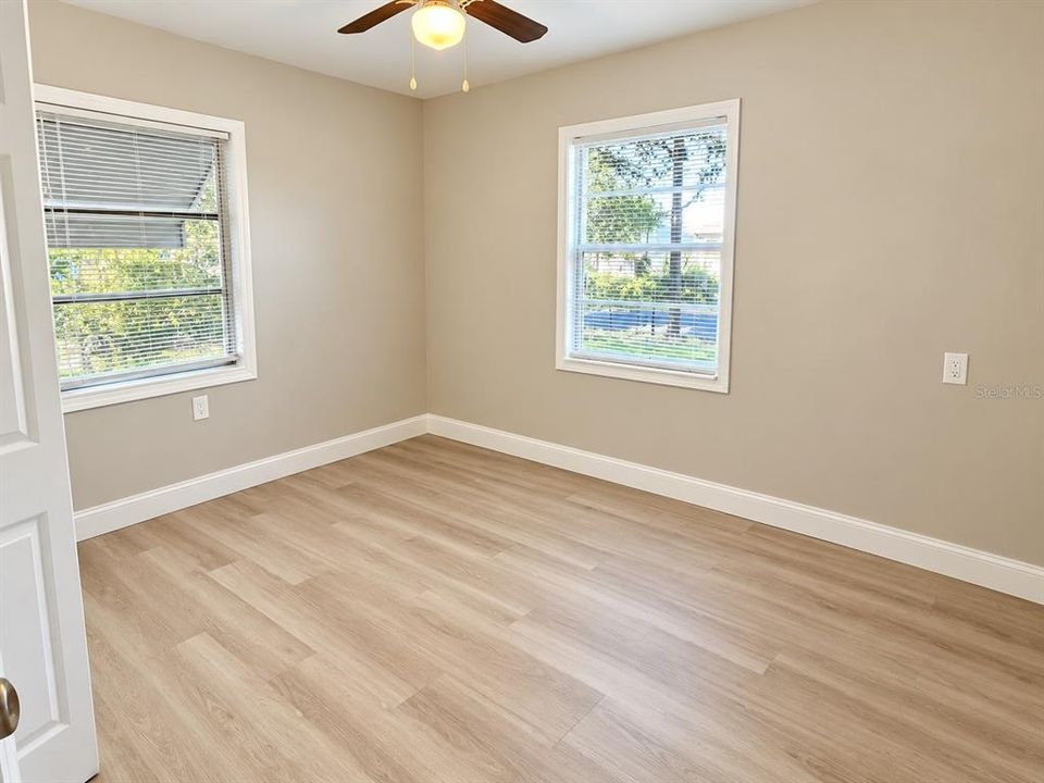 For Rent: $1,950 (2 beds, 1 baths, 860 Square Feet)