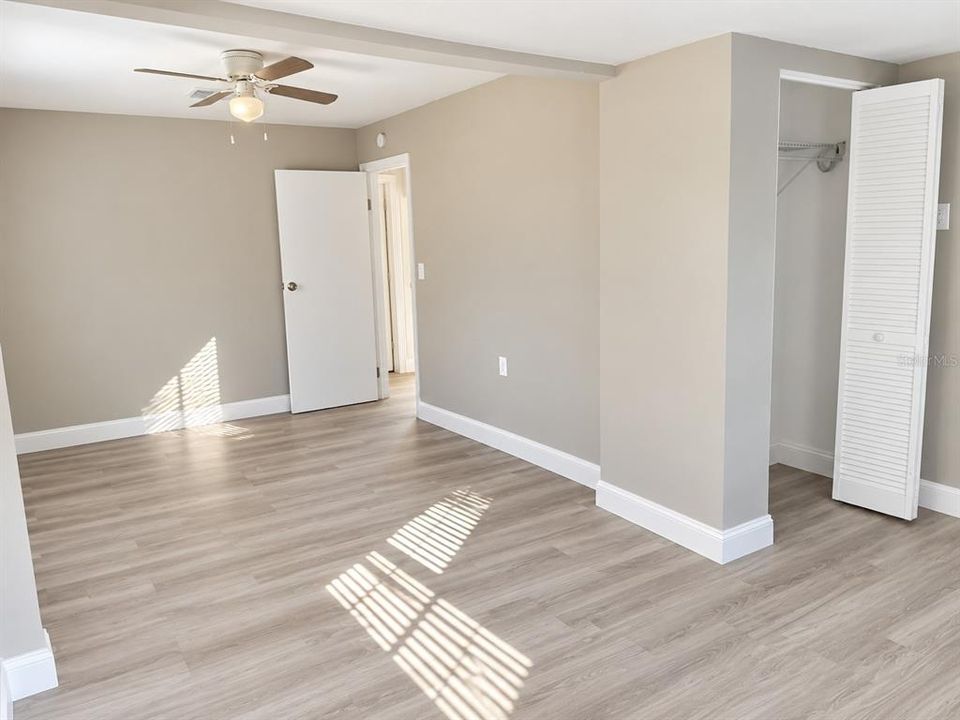 For Rent: $1,950 (2 beds, 1 baths, 860 Square Feet)