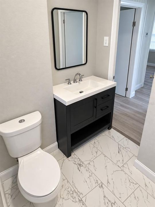 For Rent: $1,950 (2 beds, 1 baths, 860 Square Feet)