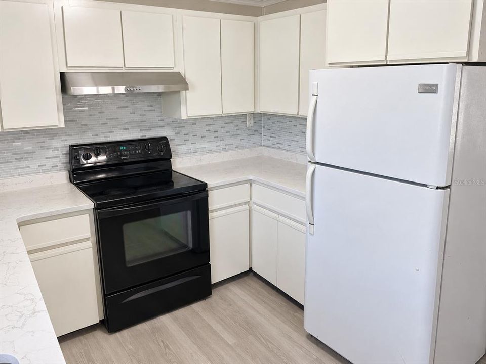 For Rent: $1,950 (2 beds, 1 baths, 860 Square Feet)
