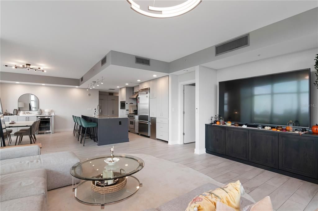 На продажу: $799,000 (2 спален, 2 ванн, 1634 Квадратных фут)