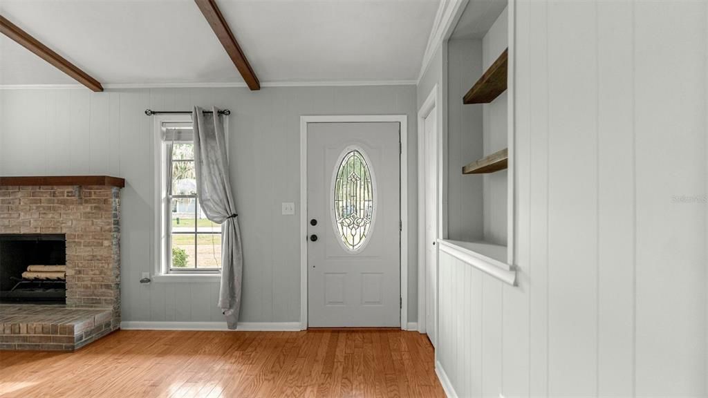 На продажу: $239,900 (2 спален, 2 ванн, 1023 Квадратных фут)