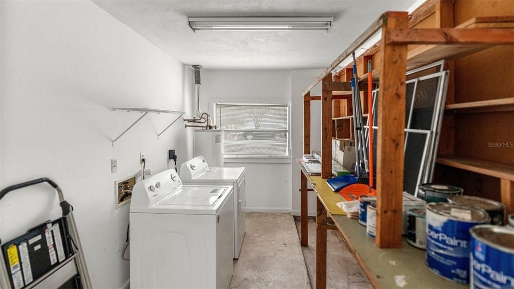 На продажу: $239,900 (2 спален, 2 ванн, 1023 Квадратных фут)