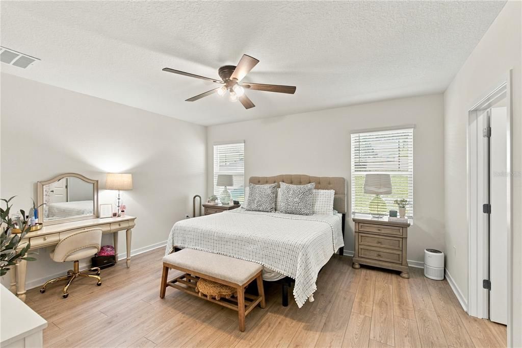 For Sale: $510,000 (5 beds, 3 baths, 2077 Square Feet)