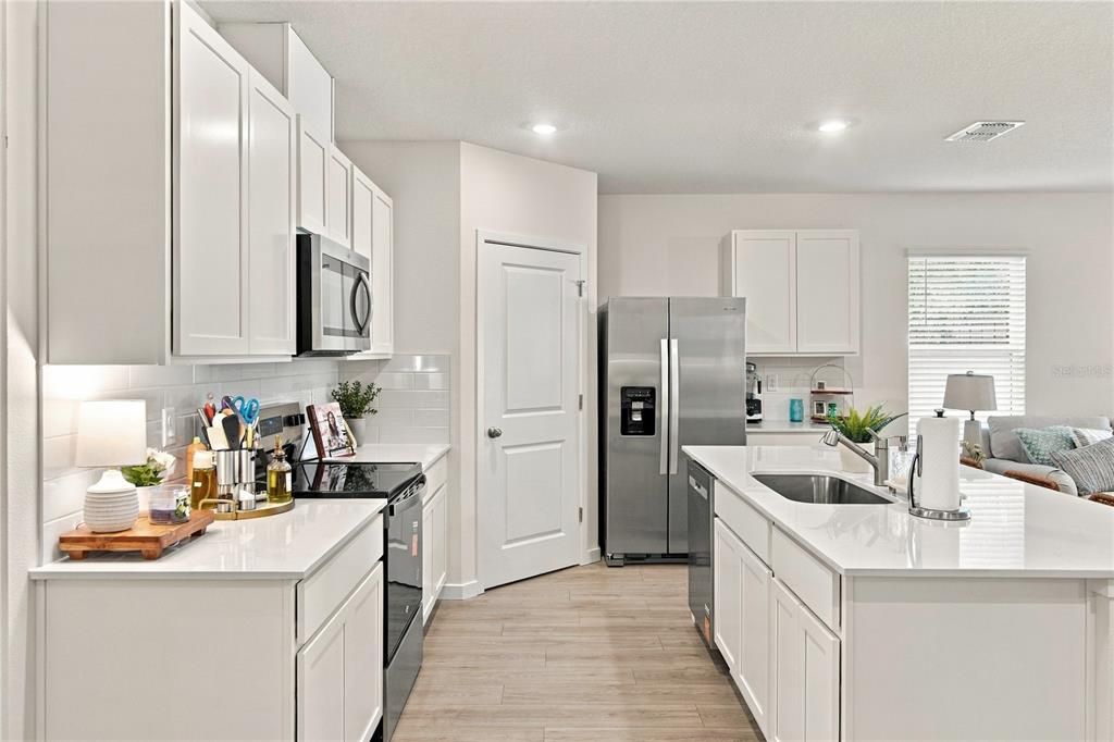 For Sale: $510,000 (5 beds, 3 baths, 2077 Square Feet)