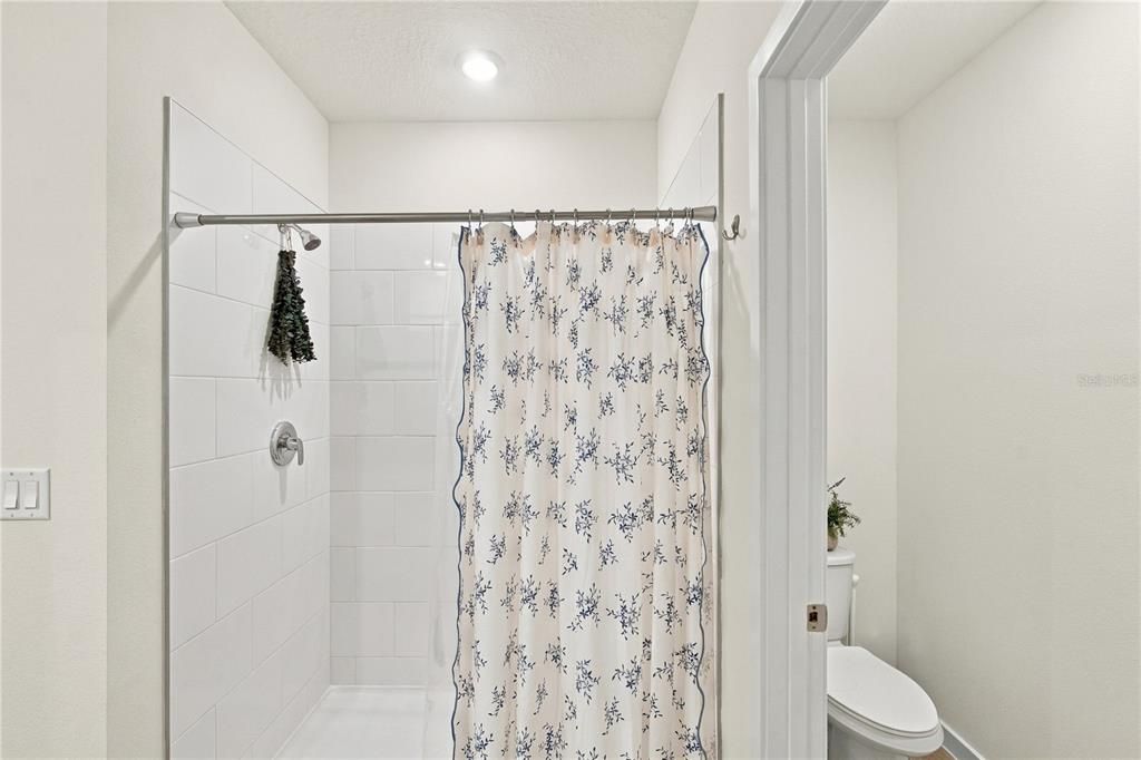 For Sale: $510,000 (5 beds, 3 baths, 2077 Square Feet)