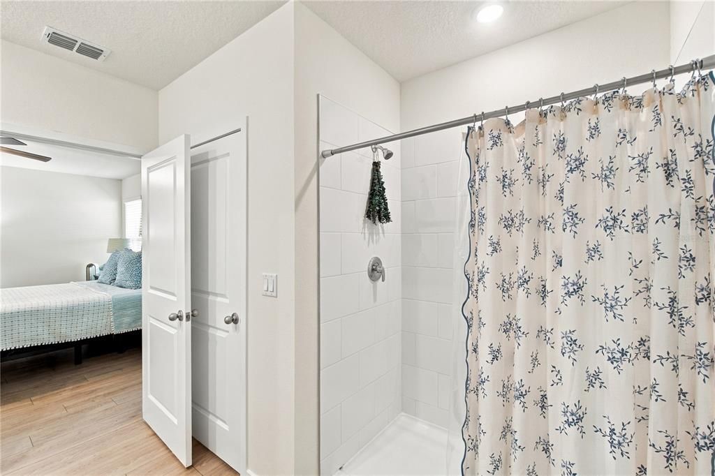 For Sale: $510,000 (5 beds, 3 baths, 2077 Square Feet)