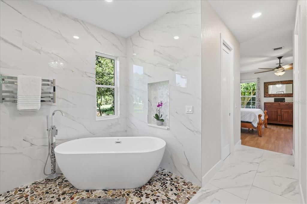 En Venta: $899,999 (4 camas, 3 baños, 2848 Pies cuadrados)