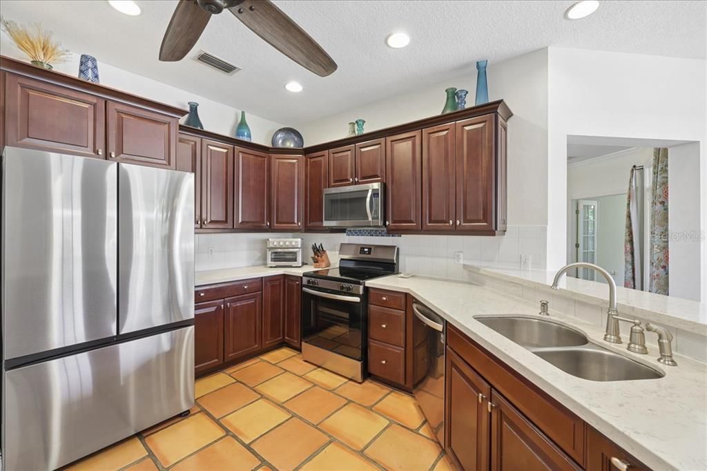 En Venta: $899,999 (4 camas, 3 baños, 2848 Pies cuadrados)