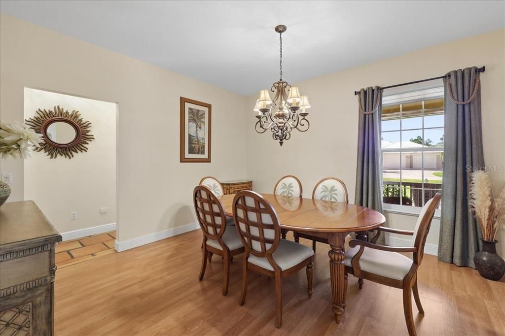 En Venta: $899,999 (4 camas, 3 baños, 2848 Pies cuadrados)