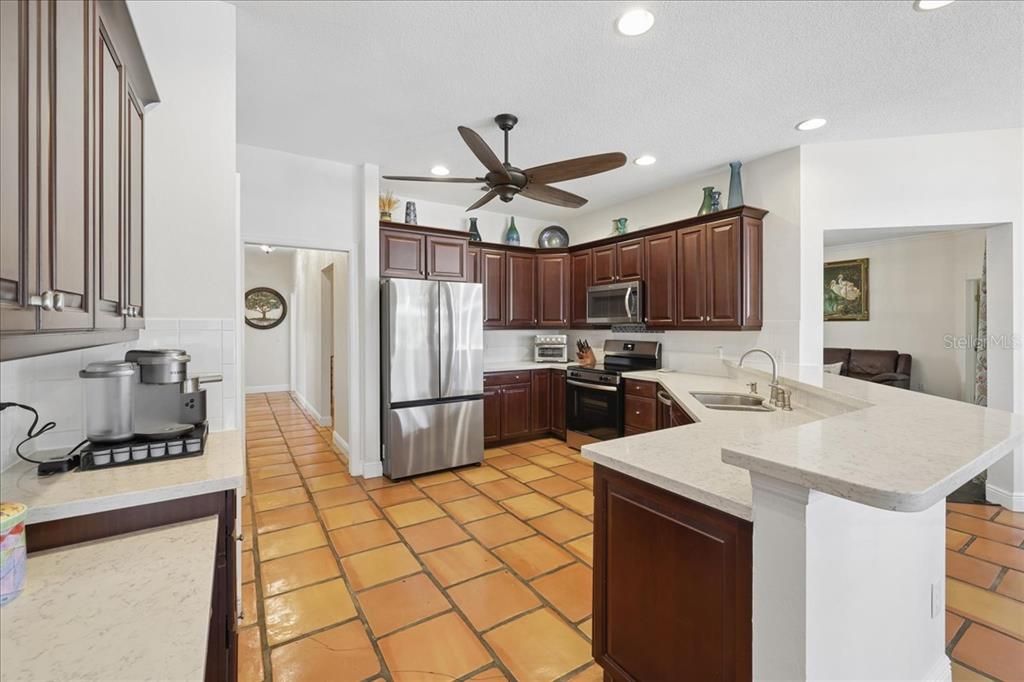 En Venta: $899,999 (4 camas, 3 baños, 2848 Pies cuadrados)