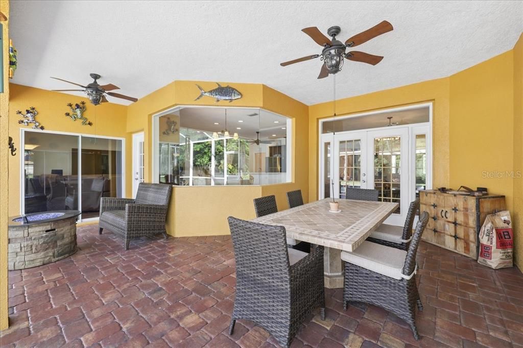 En Venta: $899,999 (4 camas, 3 baños, 2848 Pies cuadrados)