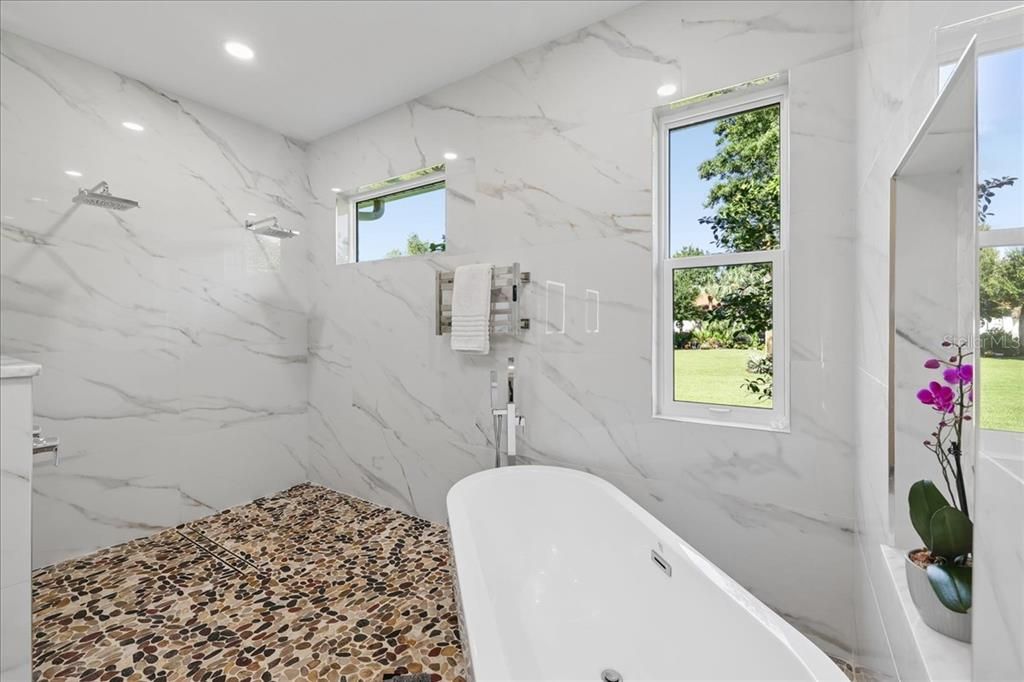 En Venta: $899,999 (4 camas, 3 baños, 2848 Pies cuadrados)