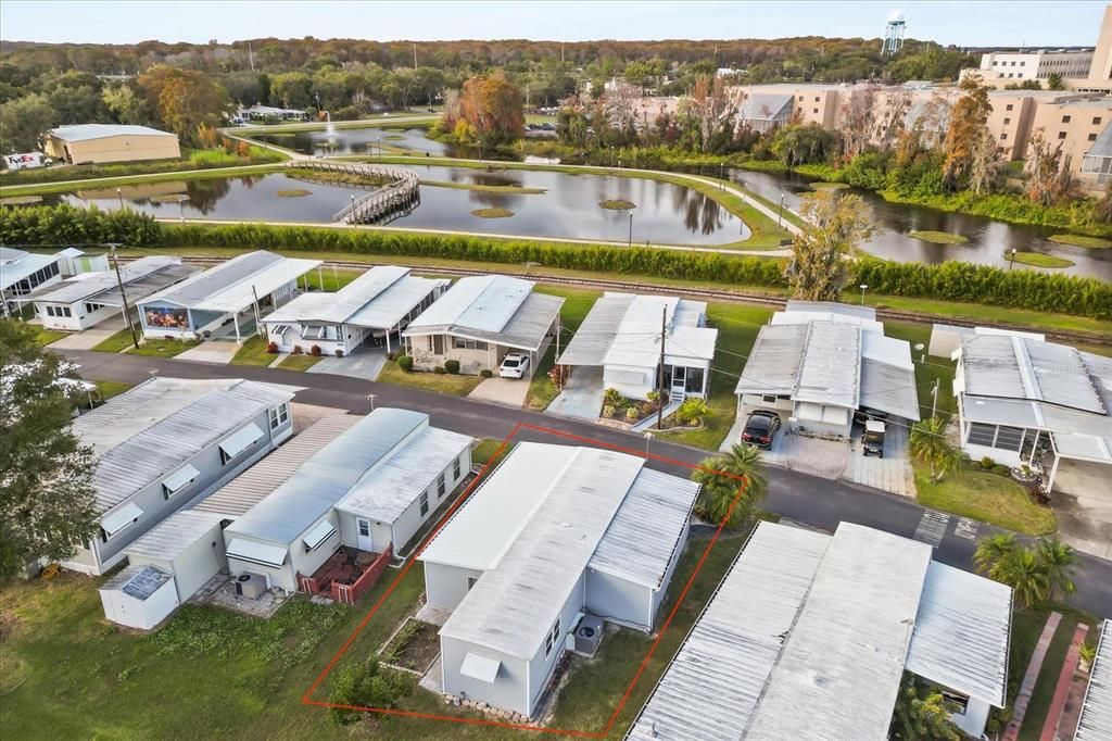 На продажу: $139,900 (2 спален, 2 ванн, 884 Квадратных фут)