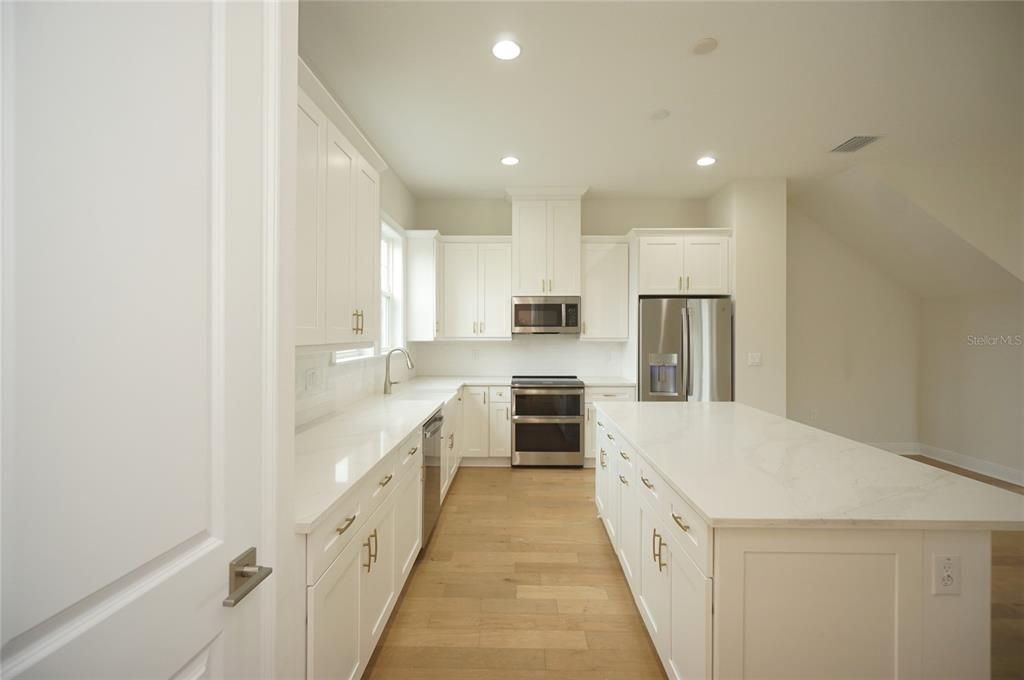 For Rent: $4,400 (4 beds, 3 baths, 2587 Square Feet)