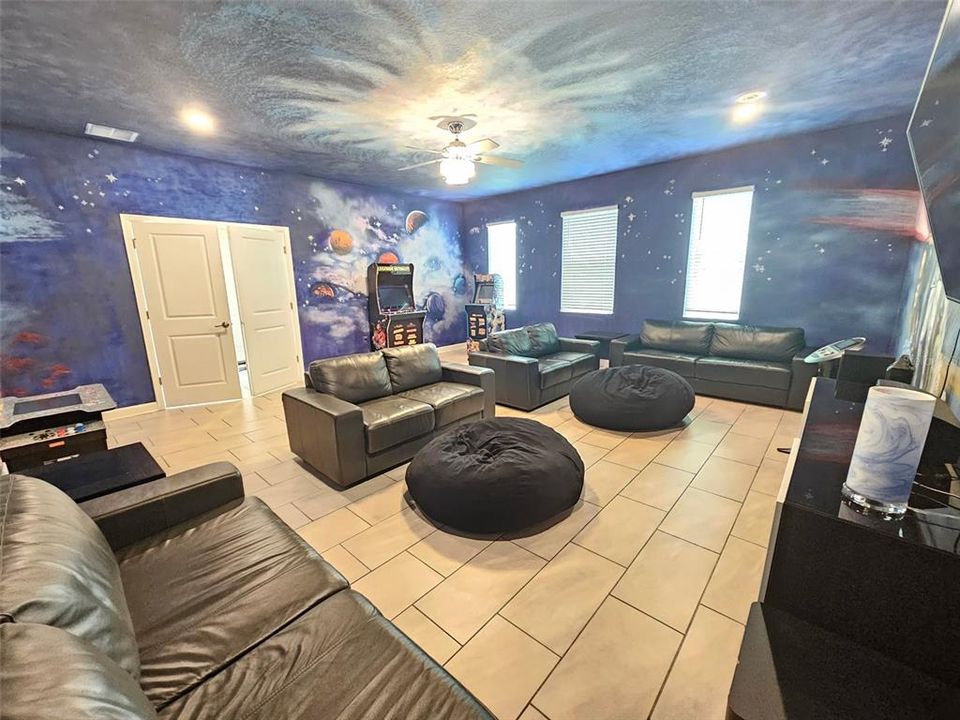 En Venta: $799,000 (8 camas, 5 baños, 4289 Pies cuadrados)