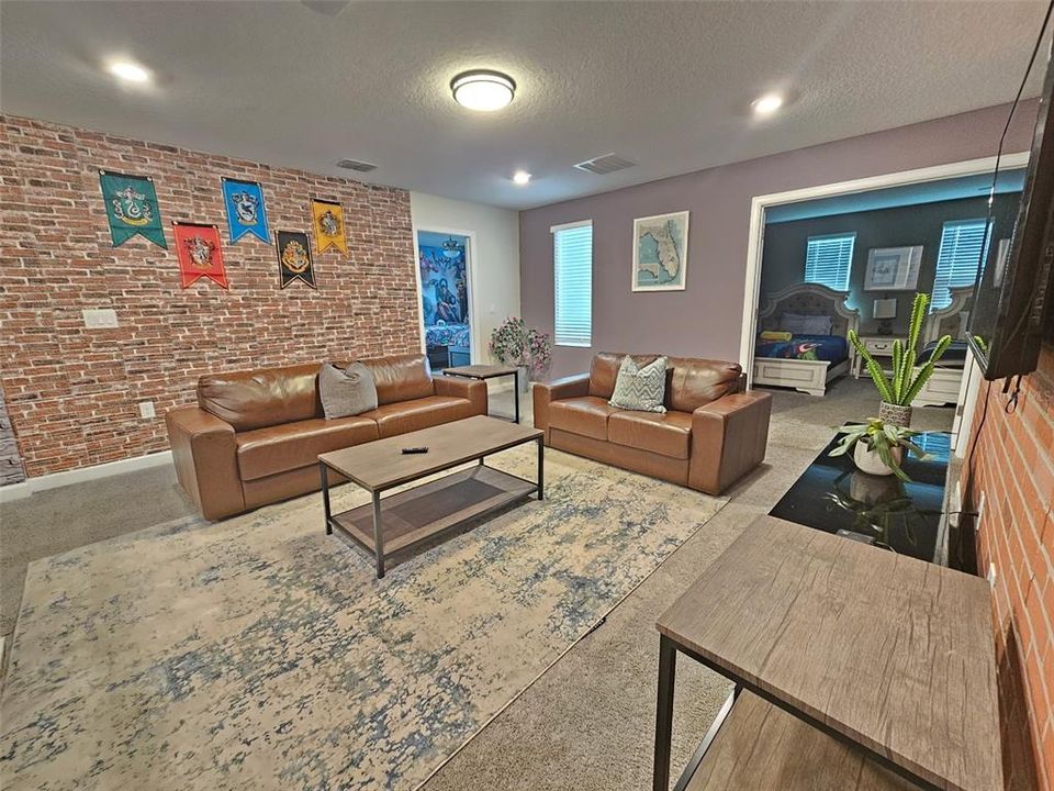 En Venta: $799,000 (8 camas, 5 baños, 4289 Pies cuadrados)