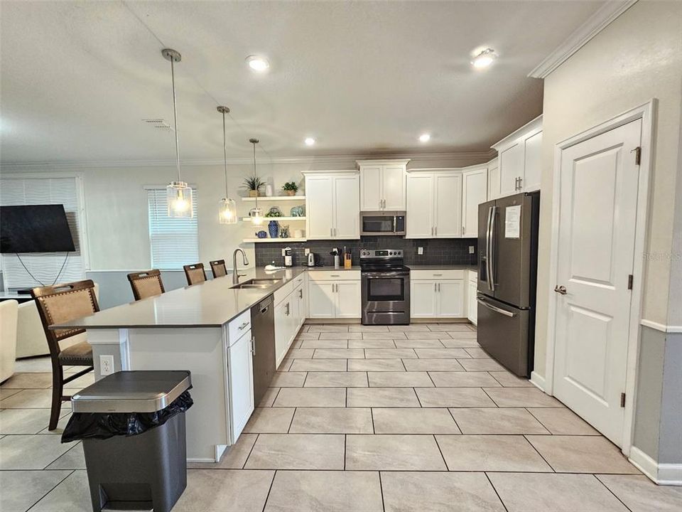 En Venta: $799,000 (8 camas, 5 baños, 4289 Pies cuadrados)