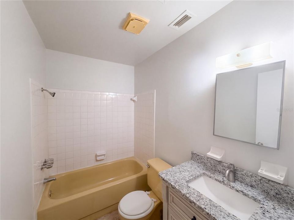 Activo con contrato: $218,000 (3 camas, 2 baños, 1536 Pies cuadrados)