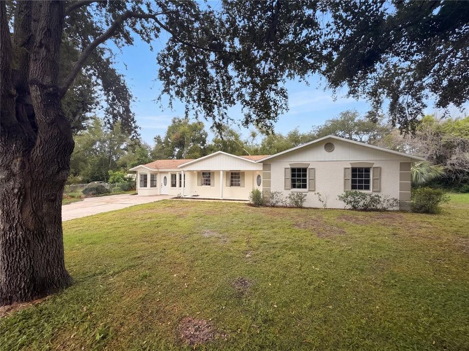 Activo con contrato: $218,000 (3 camas, 2 baños, 1536 Pies cuadrados)