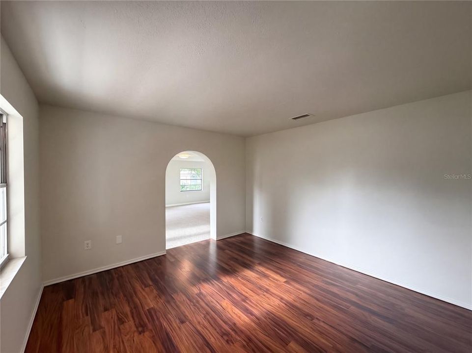 Activo con contrato: $218,000 (3 camas, 2 baños, 1536 Pies cuadrados)