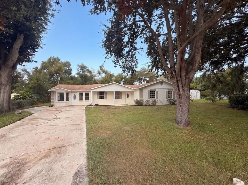 Activo con contrato: $218,000 (3 camas, 2 baños, 1536 Pies cuadrados)