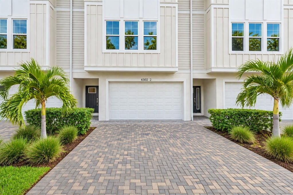For Rent: $4,300 (4 beds, 3 baths, 2405 Square Feet)