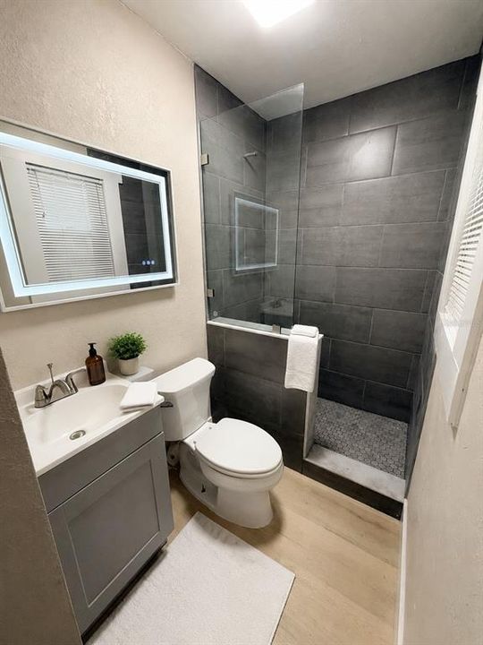 В аренду: $1,900 (2 спален, 2 ванн, 813 Квадратных фут)